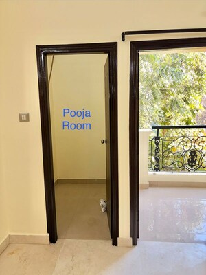 Furnished Amenities in 3.5 BHK Apartment at Jugals Emerald Court, Hazratganj – for Rent