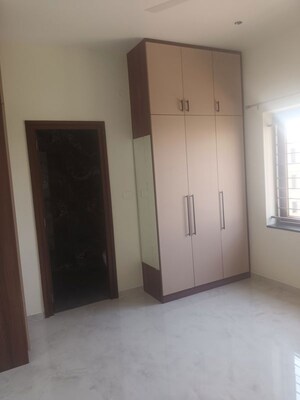 Room in 3 BHK Apartment at Kokapet – for Rent