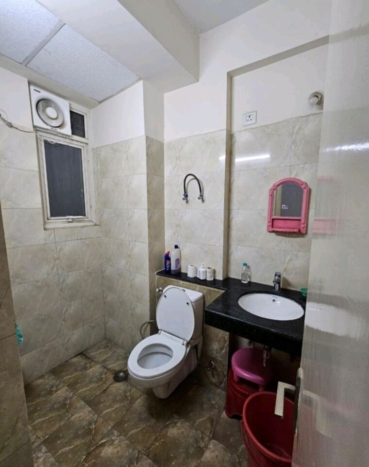 Bathroom, wave-executive-floors 3 Bedroom 800 Sq.Ft. Apartment In Wave City Ghaziabad 9969654