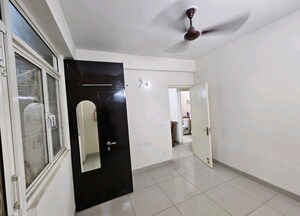 Room in 3 BHK Apartment at Wave Executive Floors, Wave City – for Sale