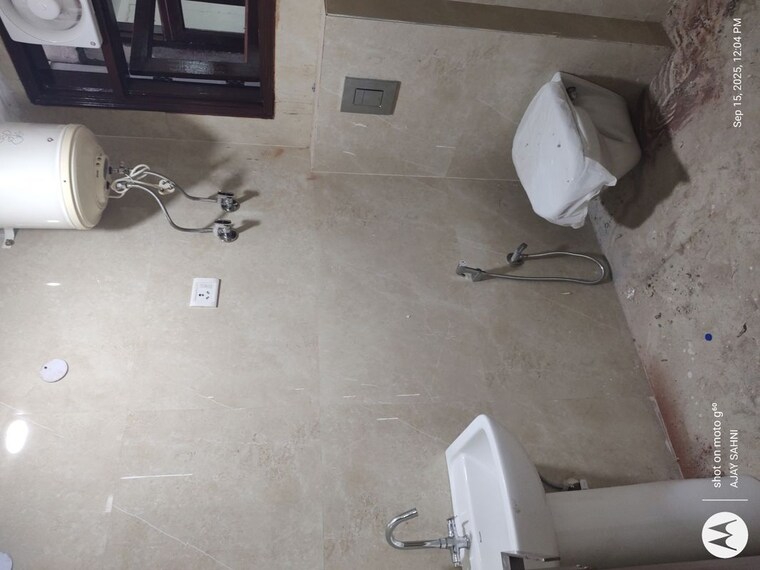 Bathroom, mehrauli 3 Bedroom 1200 Sq.Ft. Builder Floor In Mehrauli Delhi 9969663