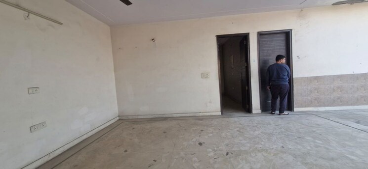 Room, sector 7 2.5 Bedroom 350 Sq.Ft. Independent House In Sector 7 Faridabad 9969670