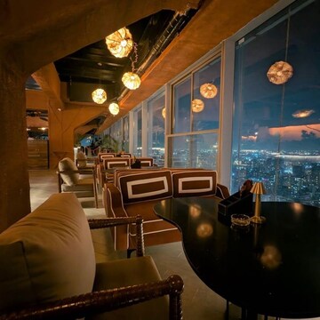 Gym in  Showroom at Andheri West – for Sale