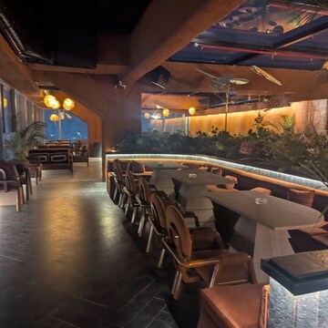  Showroom For Sale in Andheri West