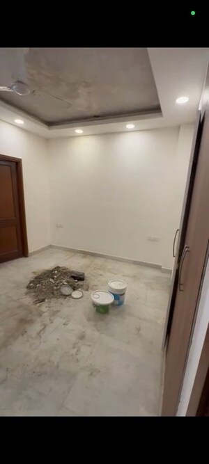 Room in 3 BHK Builder Floor at Malviya Nagar – for Rent