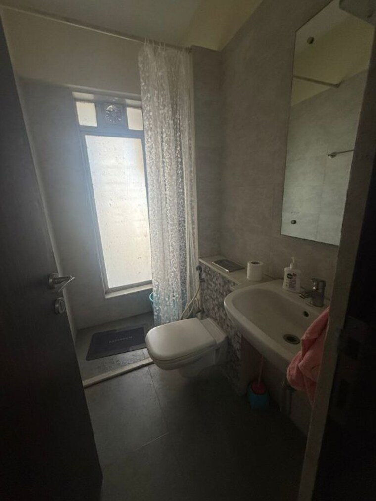 Bathroom, juhu 3 Bedroom 1400 Sq.Ft. Apartment In Juhu Mumbai 9969728
