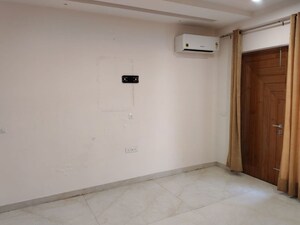 Room in 4 BHK Builder Floor at Sector 21c – for Sale