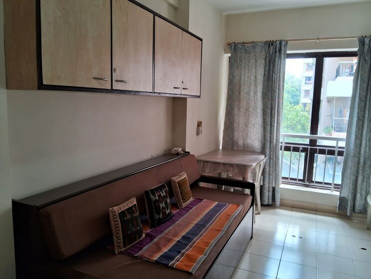 Living Room, raheja-vistas-phase-3 1 Bedroom 555 Sq.Ft. Apartment In Mohammadwadi Pune 9969734