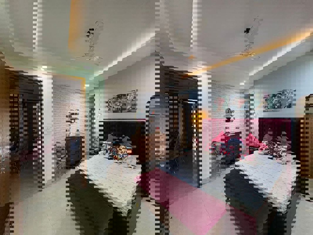 4 BHK 315 Sq.Yd. Builder Floor in Sushant Lok 2