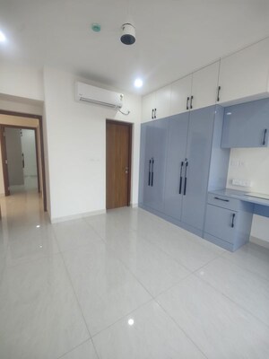 Room in 3 BHK Apartment at Prestige Beverly Hills, Kokapet – for Rent
