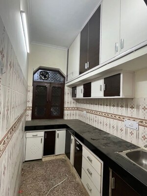 Balcony in 2 BHK Builder Floor at Sector 23 – for Rent