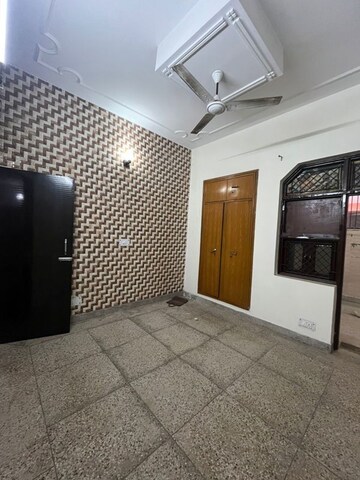 Parking in 2 BHK Builder Floor at Sector 23 – for Rent