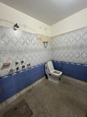 Master Bedroom in 2 BHK Builder Floor at Sector 23 – for Rent