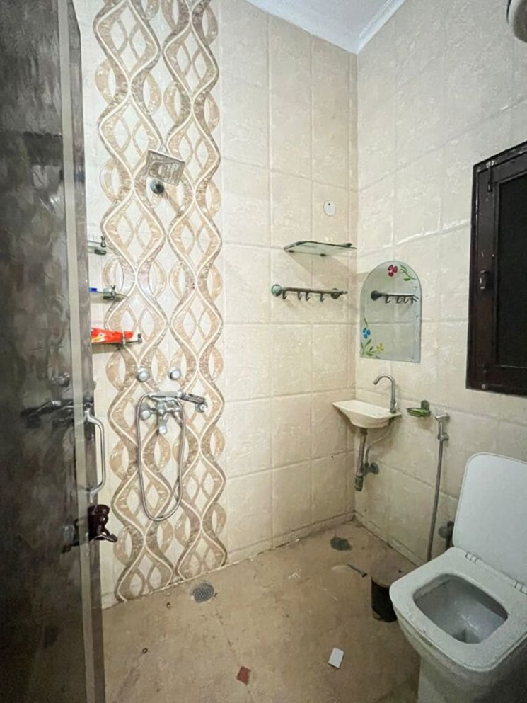 Bathroom, sector 23 2 Bedroom 1860 Sq.Ft. Builder Floor In Sector 23 Gurgaon 9969758