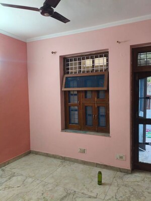 Room in 2 BHK Builder Floor at Ansal Plaza Sector-23, Sector 23 – for Rent