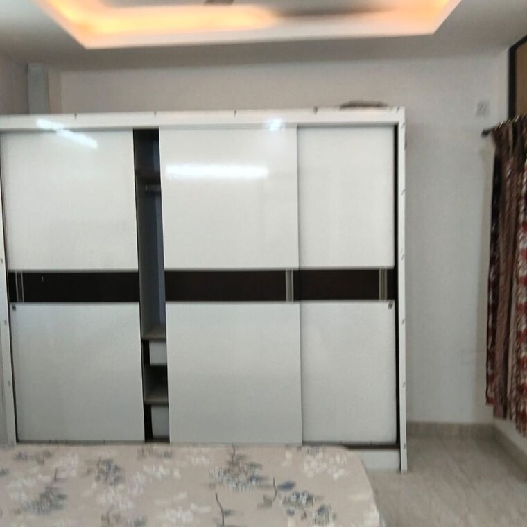 Room, sector 8 dwarka 3 Bedroom 120 Sq.Yd. Builder Floor In Sector 8 Dwarka Delhi 9969772