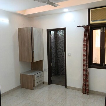 Room in 3 BHK Builder Floor at Sector 8 Dwarka – for Rent