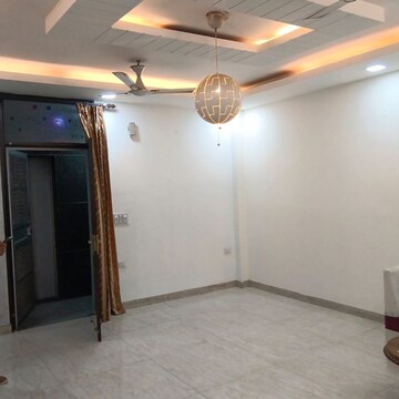 Room in 3 BHK Builder Floor at Sector 8 Dwarka – for Rent
