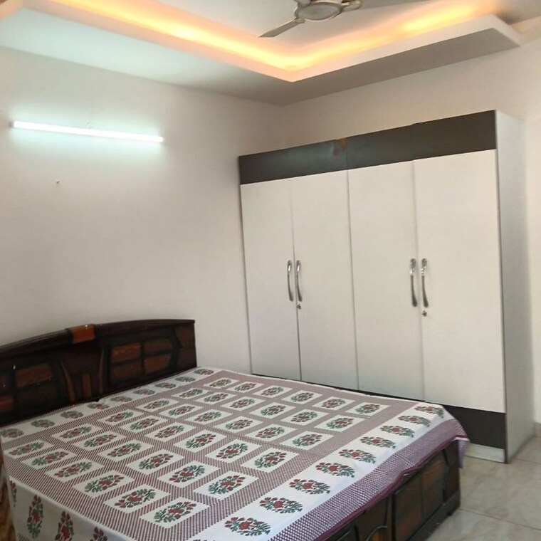 Bedroom, sector 8 dwarka 3 Bedroom 120 Sq.Yd. Builder Floor In Sector 8 Dwarka Delhi 9969772