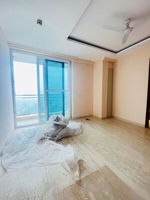 Room in 3 BHK Apartment at Ambience Tiverton, Sector 50 – for Rent