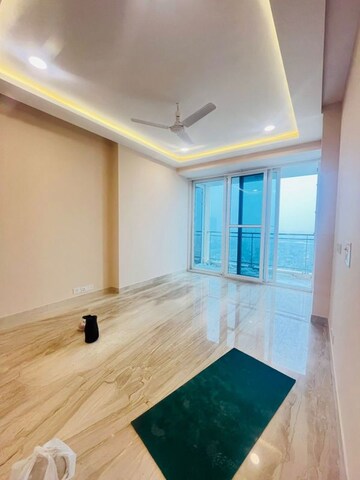 Room in 3 BHK Apartment at Ambience Tiverton, Sector 50 – for Rent