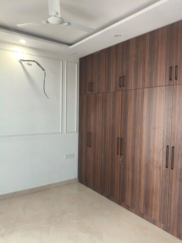 Room in 3 BHK Builder Floor at Palam Vihar – for Rent