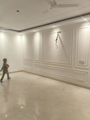 Room in 3 BHK Builder Floor at Palam Vihar – for Rent