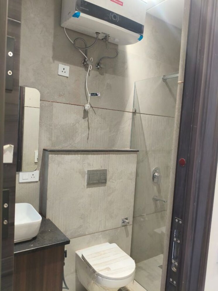 Bathroom, palam vihar 3 Bedroom 1500 Sq.Ft. Builder Floor In Palam Vihar Gurgaon 9969776