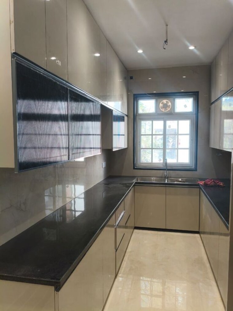 Kitchen, palam vihar 3 Bedroom 1500 Sq.Ft. Builder Floor In Palam Vihar Gurgaon 9969776