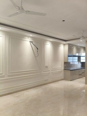 Room in 3 BHK Builder Floor at Palam Vihar – for Rent