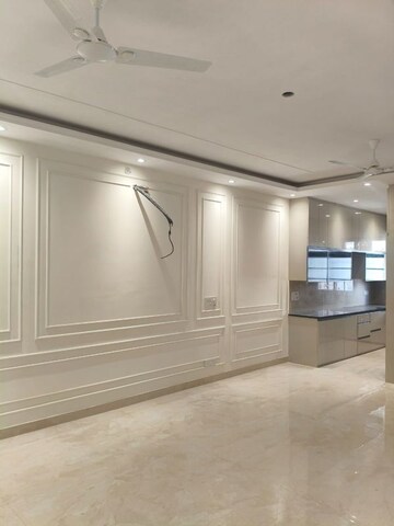 Room in 3 BHK Builder Floor at Palam Vihar – for Rent