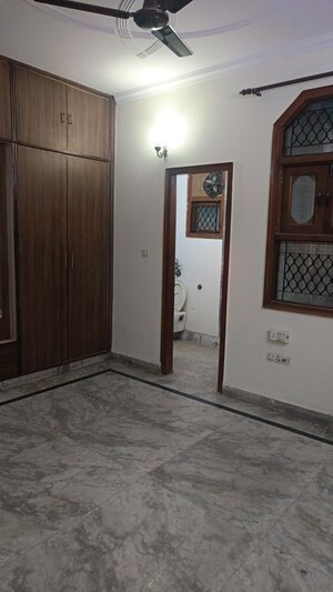 Room in 2 BHK Builder Floor at Patel Nagar – for Rent