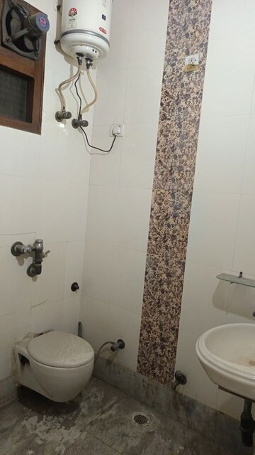Bathroom in 2 BHK Builder Floor at Patel Nagar – for Rent