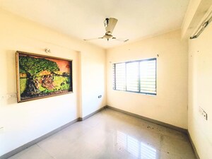 Room in 3 BHK Apartment at Keshtopur – for Sale