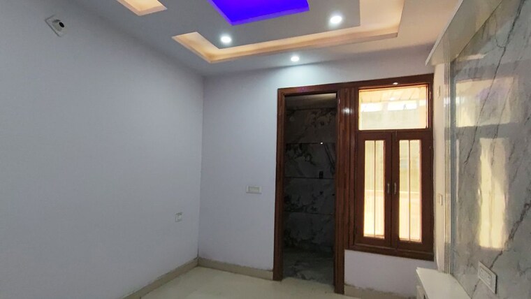 Room, bhagwati garden 3 Bedroom 88 Sq.Yd. Builder Floor In Bhagwati Garden Delhi 9969822