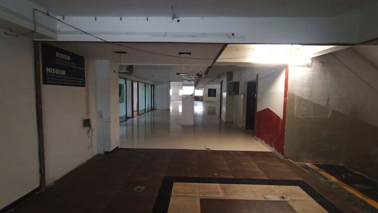Common Area, glory-house Commercial Office Space 4650 Sq.Ft. In Andheri West Mumbai 9969846