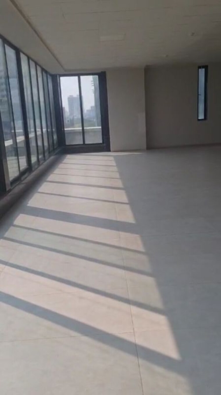Team Area, rodium-x-cube Commercial Office Space 2000 Sq.Ft. In Andheri West Mumbai 9969847