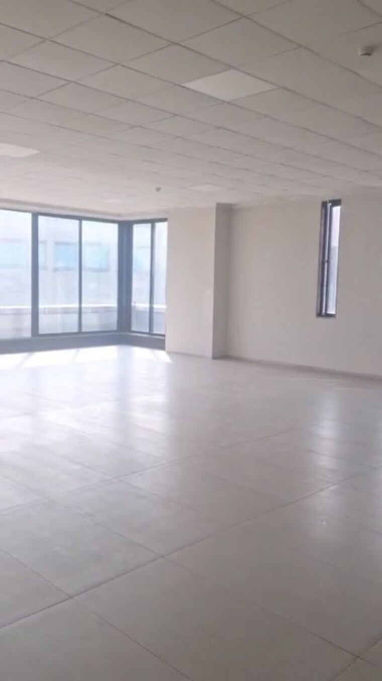 Common Area, rodium-x-cube Commercial Office Space 2000 Sq.Ft. In Andheri West Mumbai 9969847