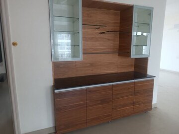 Room in 3.5 BHK Apartment at Amrapali Heartbeat City, Sector 107 – for Rent