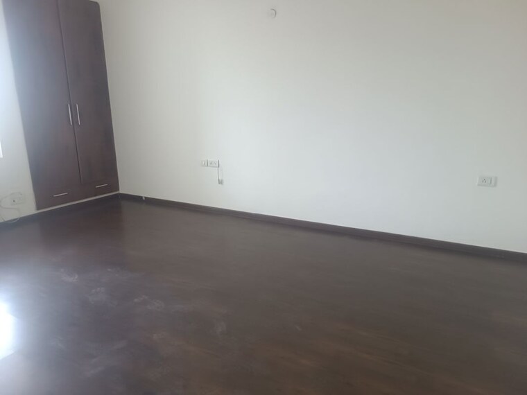 Room, amrapali-heartbeat-city 3.5 Bedroom 2100 Sq.Ft. Apartment In Sector 107 Noida 9969853