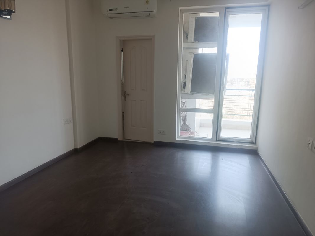 3.5 BHK + Servant Room,Study Room Apartment For Rent in Amrapali Heartbeat City
