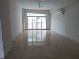 Room in 4 BHK Apartment at Amrapali Heartbeat City, Sector 107 – for Sale
