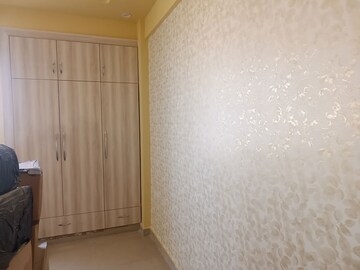 Room in 4 BHK Apartment at Amrapali Heartbeat City, Sector 107 – for Rent