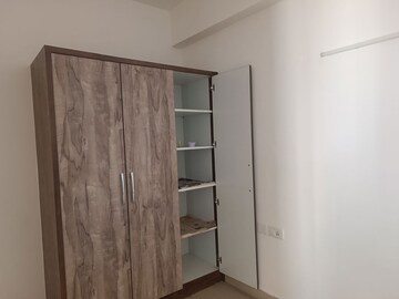 Room in 2 BHK Apartment at Amrapali Heartbeat City, Sector 107 – for Rent