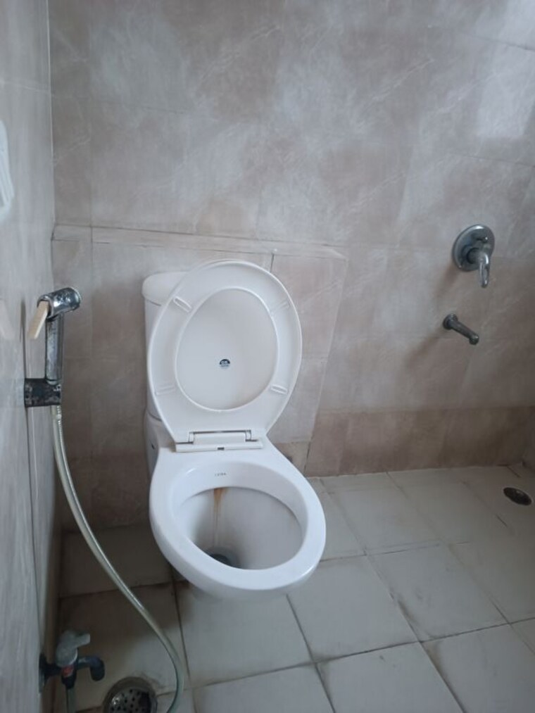 Bathroom, sunworld-vanalika 3.5 Bedroom 1730 Sq.Ft. Apartment In Sector 107 Noida 9969859