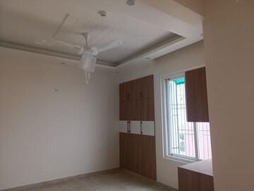 Room in 3.5 BHK Apartment at Sunworld Vanalika, Sector 107 – for Rent