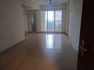 Room in 4 BHK Apartment at Sunworld Vanalika, Sector 107 – for Rent