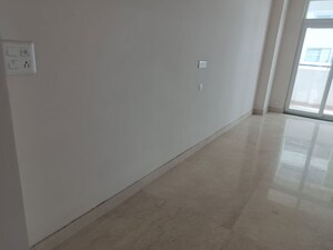 Room in 4 BHK Apartment at Sunworld Vanalika, Sector 107 – for Rent