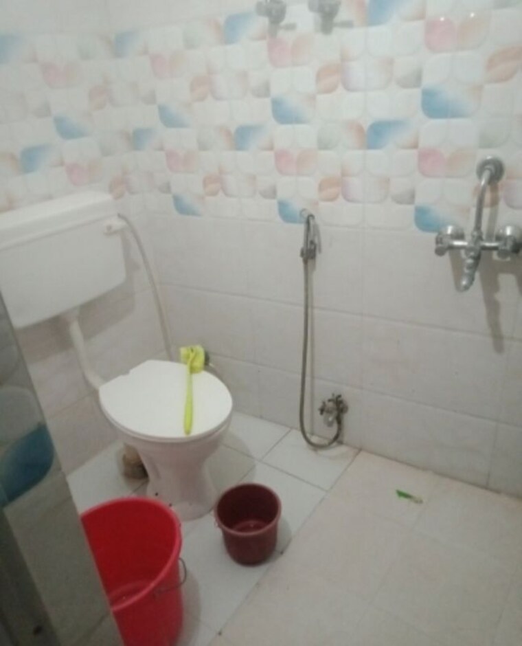 Bathroom, vikas nagar 1 Bedroom 900 Sq.Ft. Villa In Vikas Nagar Lucknow 9969865