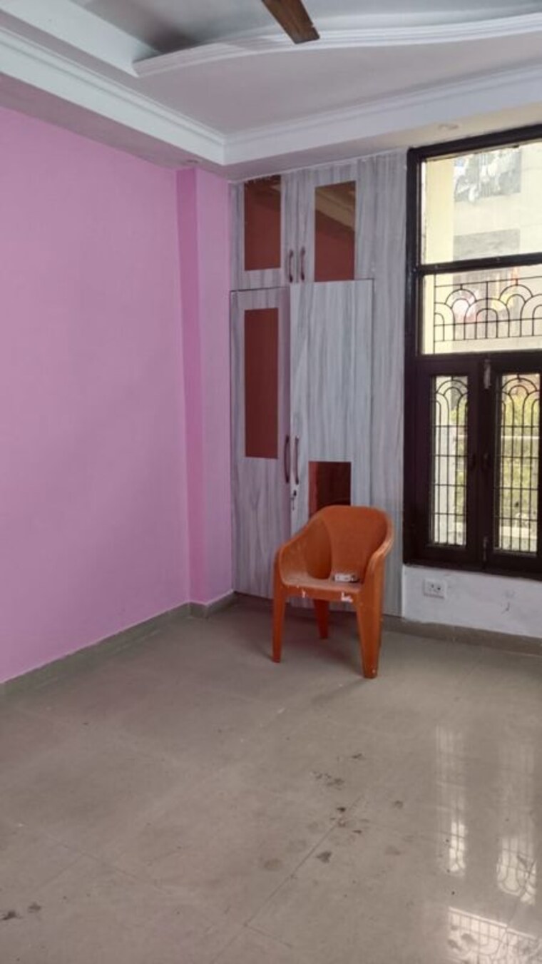 Room, gyan khand ii 3 Bedroom 1350 Sq.Ft. Builder Floor In Gyan Khand ii Ghaziabad 9962924